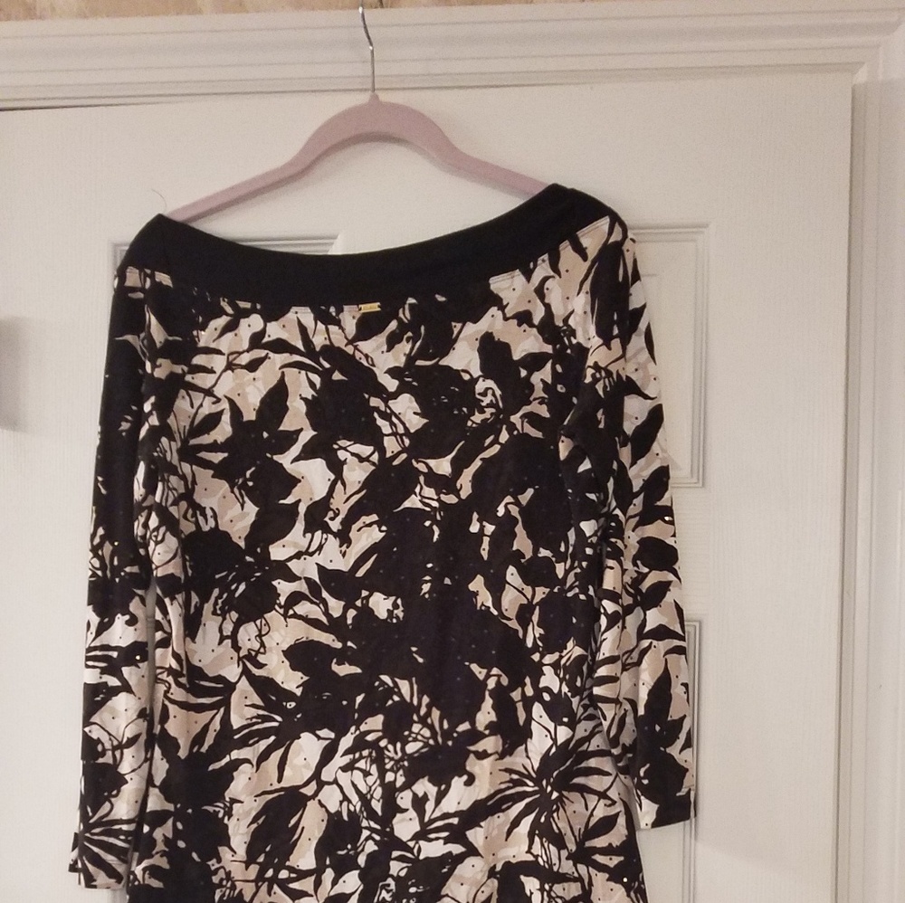 St John black and white top